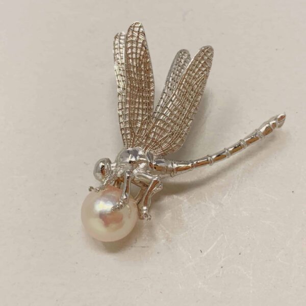 White Akoya Pearl Silver 'Dragonfly' Brooch Pin (B10) - Image 6