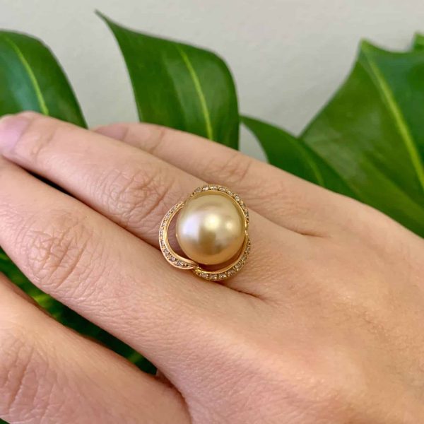 Gold South Sea Pearl Gold Diamond Ring (R55) - Image 3