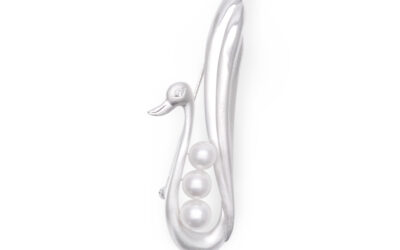 White Akoya Pearl ‘Swan’ Brooch Pin (B57)